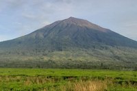 Pendakian Gunung Kerinci Ditutup untuk Ritual Adat dan Pembersihan Jalur
