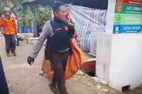 Tim SAR Temukan Satu Jenazah Korban Kecelakaan Pesawat ATR 42-500 di Maros