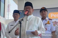 Gubernur Pramono Anung Salurkan 1.108 Kartu Layanan Gratis untuk Warga Pulau Seribu