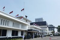 Kemenhan Berduka: Bendera Setengah Tiang Hormati Juwono Sudarsono Wafat