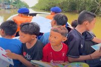Perpustakaan Apung Polairud Tingkatkan Literasi Anak Pesisir Tanah Laut