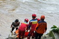 Mayat Pria Tanpa Identitas Ditemukan di Kali Ciliwung Jagakarsa, Polisi Selidiki Penyebab Kematian