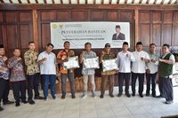 Perkuat Ketahanan Pangan Nasional, UKP Salurkan Bantuan Alat Pertanian untuk Petani Kulon Progo