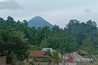Aktivitas Kegempaan Gunung Soputan Didominasi Gempa Tektonik Jauh, Status Waspada
