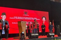 Hasto PDIP Ajak Buruh Perkuat Persatuan Hadapi Tantangan Ekonomi dan Perjuangkan Kesejahteraan