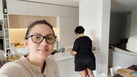 6 Potret Dapur Apartemen Anak Darius Sinathrya dan Donna Agnesia di Portugal, Desain Modern Bikin Kagum