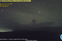 Gunung Semeru Erupsi Disertai Awan Panas Guguran, Status Siaga Level III