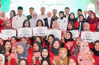 Khofifah: Bantuan Sosial Jawa Timur Wujud Kepedulian Pemerintah untuk Masyarakat Rentan