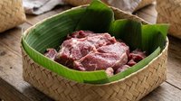 5 Cara Alami Mengempukkan Daging Kurban Tanpa Panci Presto