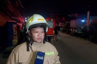 Respons Cepat Damkar Padamkan Kebakaran Rumah Panggung di Muara Karang dalam Waktu Singkat