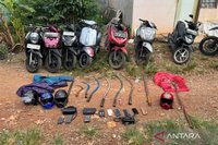 Polisi Gagalkan Tawuran Remaja Bekasi, Tiga Pelaku Diamankan Beserta Belasan Sajam