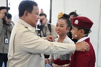 Presiden Prabowo Dengarkan Aspirasi Siswa Sekolah Rakyat di Tabanan, Soroti Manfaat Pendidikan