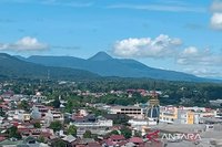 Badan Geologi Imbau Pendaki Jauhi Radius 1,5 Km dari Puncak Gunung Soputan