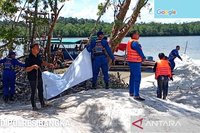 Polres Bangka Barat Tertibkan Tambang Ilegal di Teluk Kelabat Dalam, Amankan Empat Ponton Produksi
