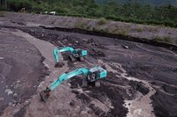 Bupati Lumajang Imbau Penambangan Pasir Semeru Tidak Malam Hari, Cegah Insiden Maut