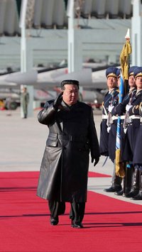 FOTO: Kunjungi Markas Angkatan Udara, Kim Jong-un Perintahkan Militer Korut Bersiap untuk Perang