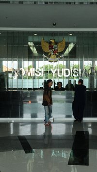 KY Segera Periksa Majelis Hakim PN Surabaya yang Jatuhi Vonis Bebas Ronald Tanur