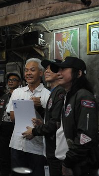 FOTO: Momen Slank Resmi Dukung Ganjar-Mahfud di Pilpres 2024, Abdee Blak-blakan Mundur sebagai Komisaris Telkom