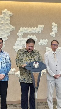 Resmi Ditunjuk Jadi Plt Menaker, Airlangga Hartarto Bakal Bahas Upah Minimun Tahun 2025