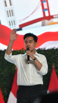 Cerita Gibran Diprotes Pasang Ornamen Imlek saat Jabat Wali Kota hingga Solo Disebut Cabang Tiongkok