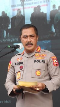 Agus Andrianto Pensiun dari Polri, Air Mata Sang Istri Tak Terbendung saat Acara Perpisahan