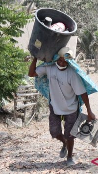 Cerita Warga Berbondong-bondong Angkut Ternak Akibat Desa Terdampak Erupsi Lewotobi