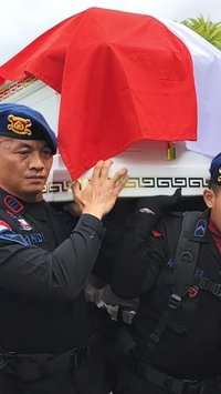 Pasang Badan Kompolnas Jelaskan Alasan Propam Tak Borgol AKP Dadang saat Diperiksa