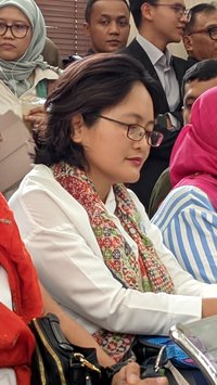 Jelang Putusan Praperadilan Tom Lembong, Istri dan Pendukung Penuhi Ruang  Sidang PN Jaksel