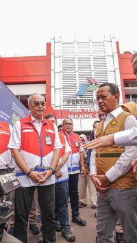 Menteri Bahlil Kunjungi Terminal BBM Cilegon: Stok LPG Aman, Masyarakat Tak Perlu Khawatir