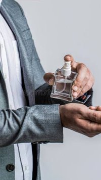 4 Aroma Parfum Pria yang Bikin Wanita Klepek-klepek, dari Woody hingga Aquatic