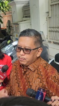 Hasto Ungkap Motif Rosan Roeslani Datangi Kediaman Megawati