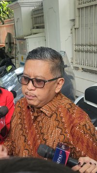 Hasto Sebut Ganjar dan Megawati Rutin Bertemu