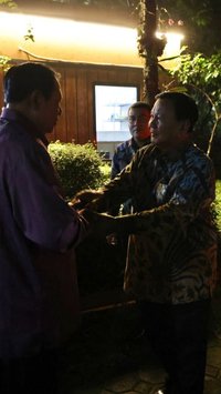 VIDEO: Momen Prabowo Lebaran Temui SBY di Cikeas, Tangan Digandeng 