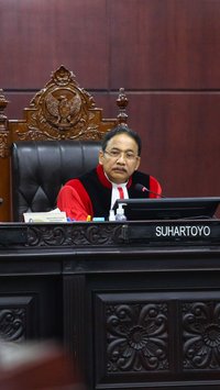 VIDEO: Tegas Ketua MK Suhartoyo Usir Komisioner Bawaslu dari Ruang Sidang