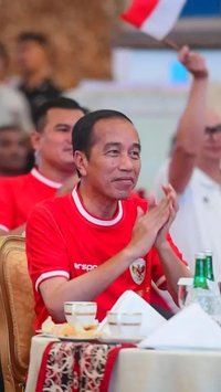 VIDEO: Momen Jokowi Kena Prank Wasit Indonesia Vs Uzbekistan, Debat Sengit Dengan Menteri