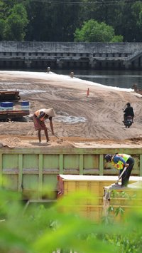 FOTO: Ekspor Pasir Laut Kian Banyak Diminati Perusahaan, Menteri KKP Ungkap Kisaran Harganya