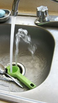 Cara Ampuh Hilangkan Kerak Air di Wastafel, Pakai Tambahan 2 Bahan Dapur