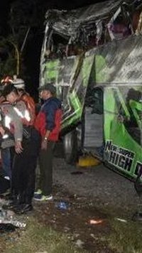 VIDEO: Jeritan Siswa Korban Kecelakaan Maut Terekam Live TikTok, Bus Rem Blong di Subang
