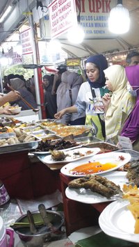 FOTO: Mengintip Kelezatan Berbagai Kuliner di Festival Sumarak Minangkabau 2024