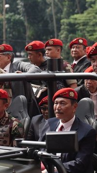 Momen Istimewa Menko Luhut Disopiri Danjen Kopassus, Dikawal Jenderal Bintang 4 TNI AD