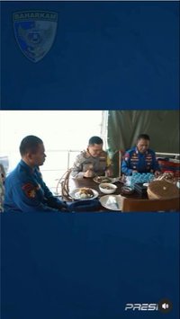 Makan Satu Meja dengan Anggota yang Berdinas di Kapal, Komjen Fadil Imran Melayaninya 
