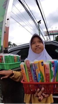2 Anak Kecil Penjual Tisu Diusir Satpam, Perwira TNI Peraih Medali Emas Sea Games Langsung Bertindak