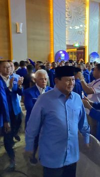 Prabowo Hadiri Rakornas PAN, Disambut Zulkifli Hasan dan Hatta Rajasa