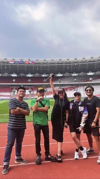 Nyanyi di GBK Usai Timnas Menang, Ashanty & Anang Hermansyah Ramai Dihujat Penonton