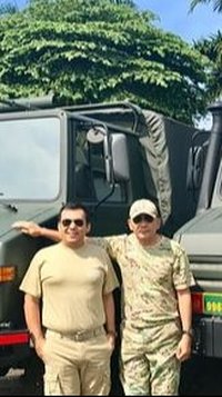 Pejabat Kemenkumham dan Sjafrie Sahabat Prabowo Foto Bareng, Mirip Dikira Adik Kakak