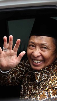 VIDEO: Profil Hamzah Haz, Eks Wartawan & Kiai NU Hingga Kalahkan SBY Jadi Wapres Megawati