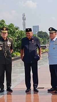 Jelang HUT Provinsi Sulut Gubernur Olly Ziarah ke Taman Makam Pahlawan Kalibata