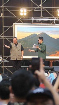 FOTO: Aksi SBY Unjuk Kebolehan Melukis di Festival Musik Pestapora 2024