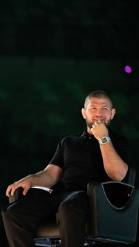 Khabib Nurmagomedov Buka Suara soal Pengusiran Dirinya dari Pesawat