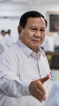VIDEO: Adab Prabowo Tunduk Hormat Bertemu Emil Salim, Sopan Catat Nasihat